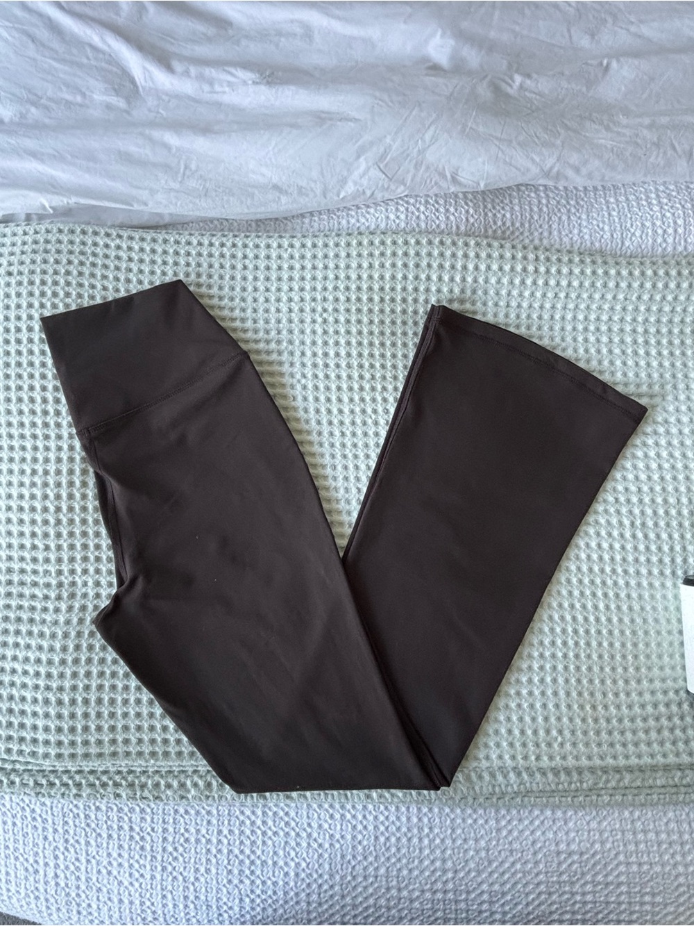 Yogalicious Lux Madison 7/8 flare pant - Picture 4 of 6